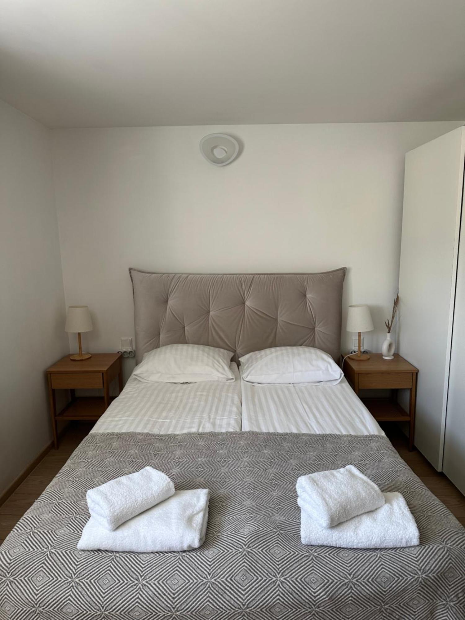 Nidos Palve Ground Zero Apartment Bagian luar foto